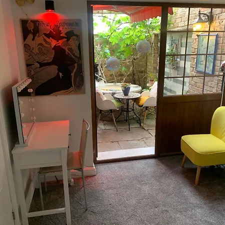 Апартаменты Helloyorkcentre - 1 Free On Site Parking Space - 60 Second Walk 2 Minster! *