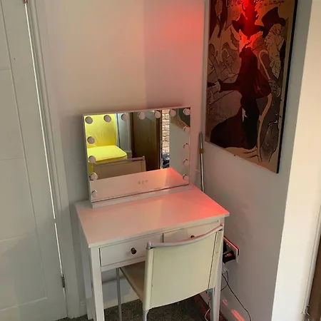 Апартаменты Helloyorkcentre - 1 Free On Site Parking Space - 60 Second Walk 2 Minster! *